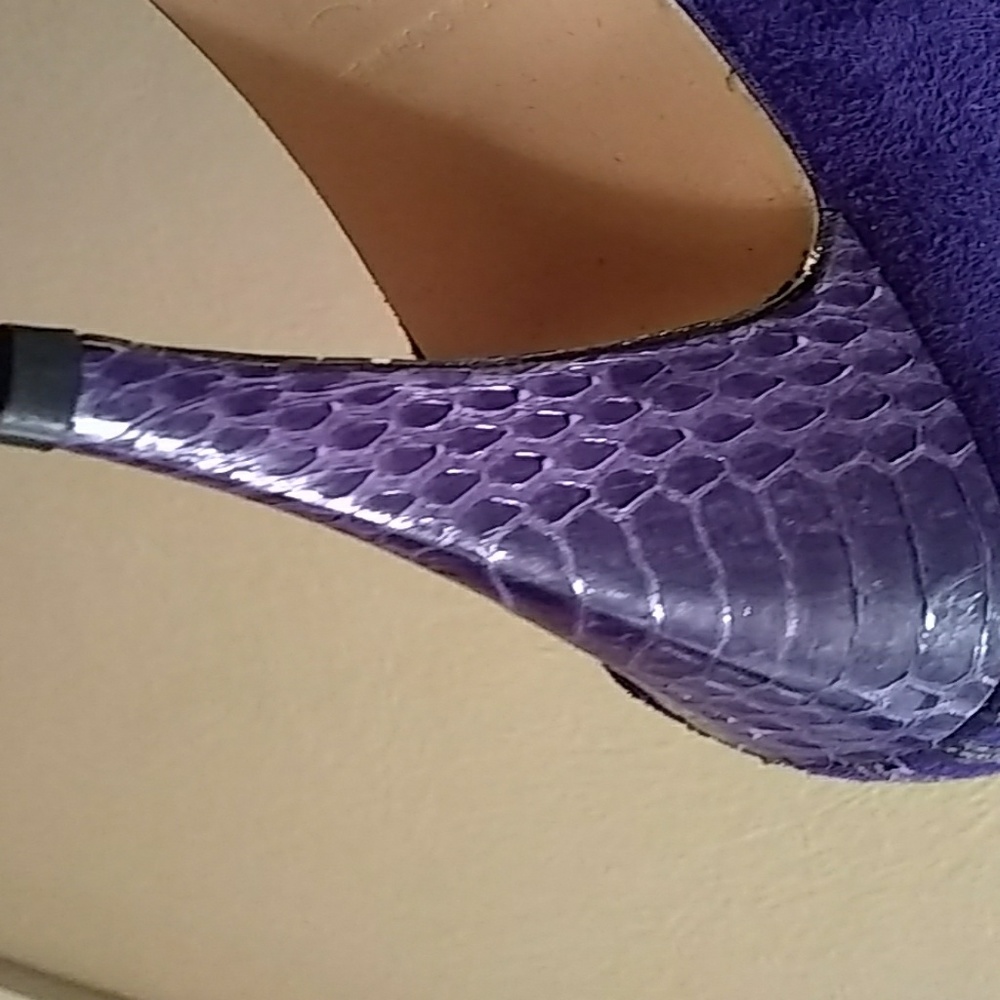Shoes - Picture 5 of 8